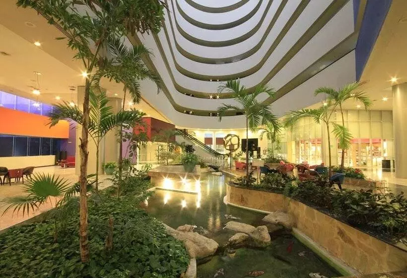 Fotos del hotel Holiday Inn Monterrey-parque Fundidora, An Ihg:  13