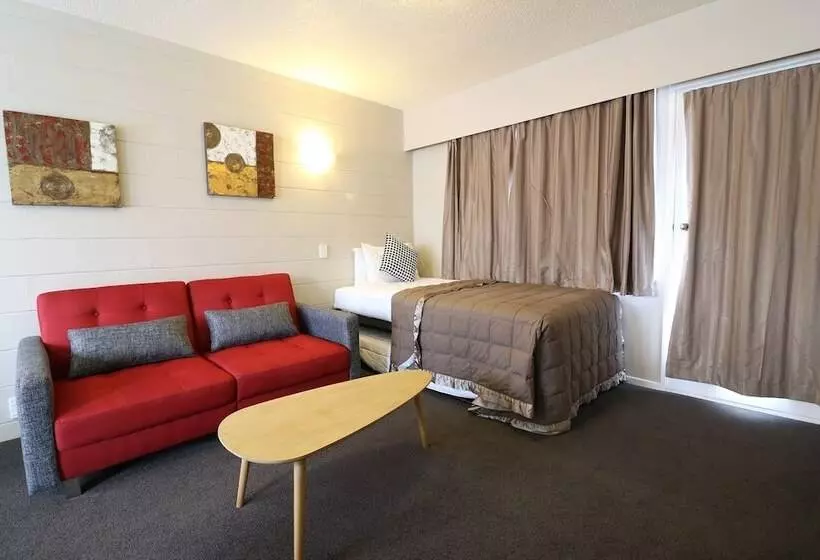 Boundary Court Motor Inn