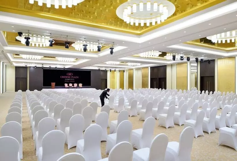 Fotos del hotel Crowne Plaza Hotel Riyadh Minhal, An Ihg:  20