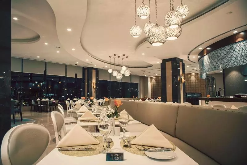 Fotos del hotel Crowne Plaza Hotel Riyadh Minhal, An Ihg:  17