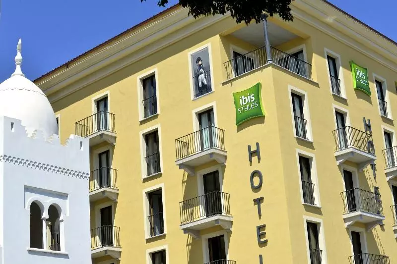Fotos del hotel Ibis Styles Ajaccio Napoleon:  18