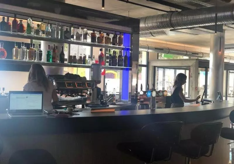 Fotos del hotel Ibis Styles Ajaccio Napoleon:  16