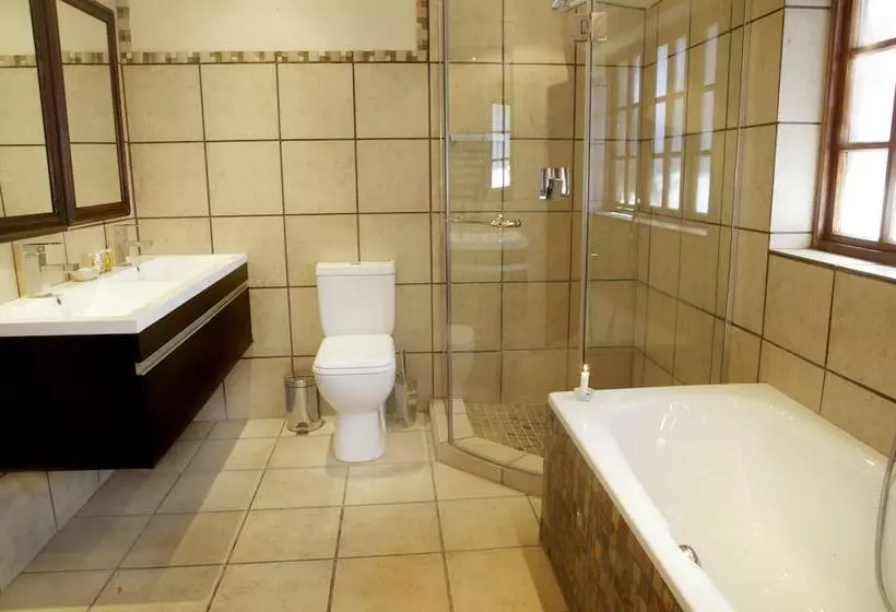 Fotos del hotel Critchley Hackle Lodge  Lakeside 10 & 7:  3