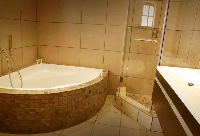 Fotos del hotel Critchley Hackle Lodge  Lakeside 10 & 7:  9