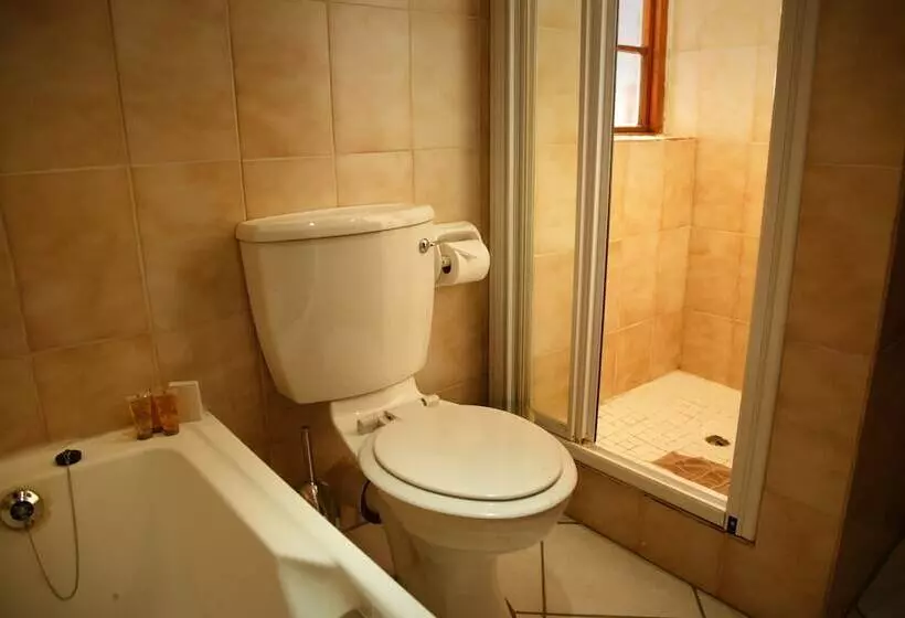 Fotos del hotel Critchley Hackle Lodge  Lakeside 10 & 7:  11