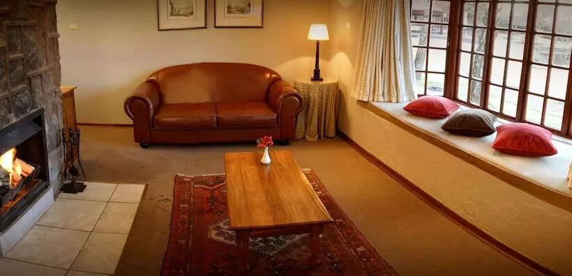 Fotos del hotel Critchley Hackle Lodge  Lakeside 10 & 7:  25