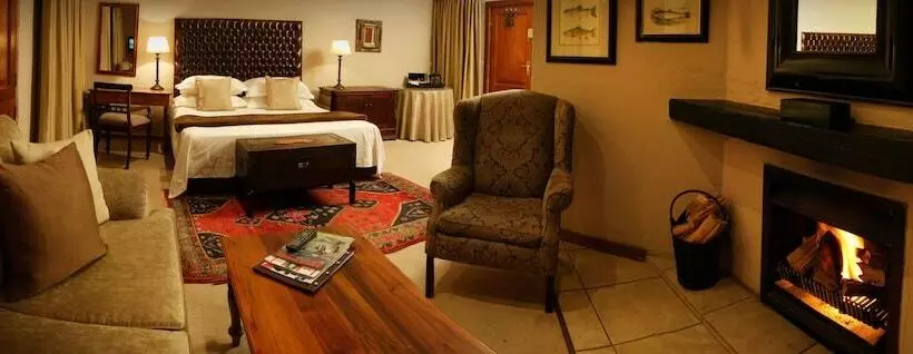 Critchley Hackle Lodge  Lakeside 10 & 7