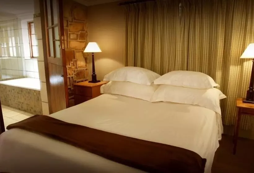 Fotos del hotel Critchley Hackle Lodge  Lakeside 10 & 7:  15