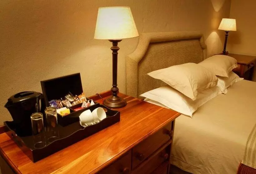 Fotos del hotel Critchley Hackle Lodge  Lakeside 10 & 7:  17