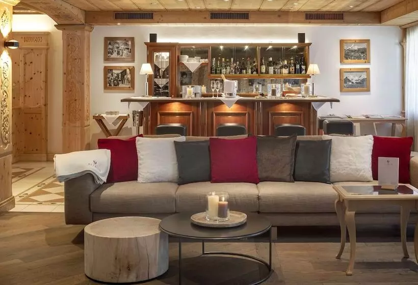 Fotos del hotel Swiss Alpine Hotel Allalin:  2