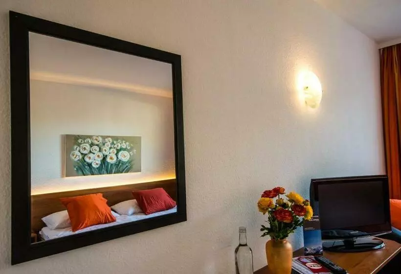 Fotos del hotel Merkur - West Station Lodge:  21