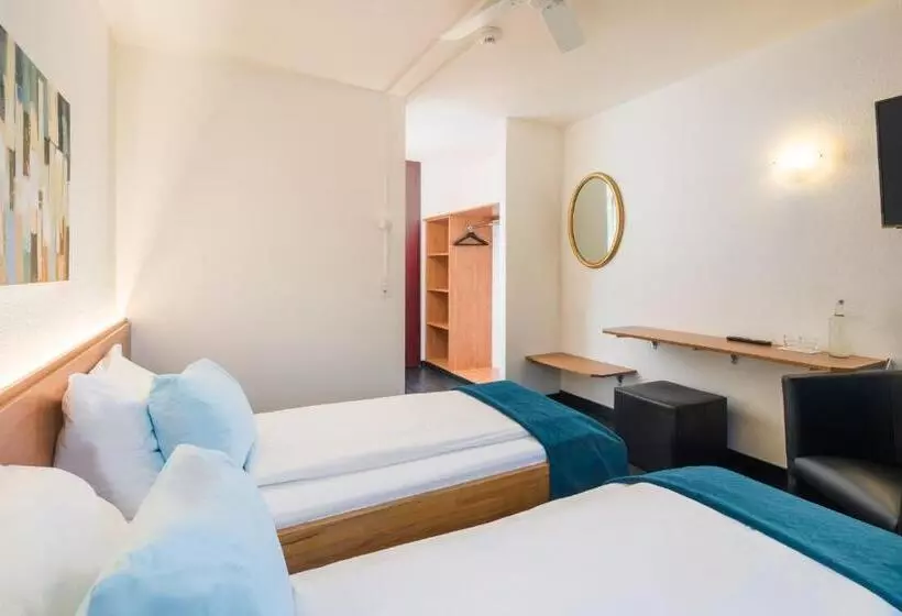 Fotos del hotel Merkur - West Station Lodge:  8