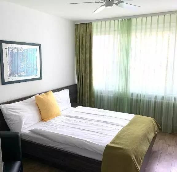 Fotos del hotel Merkur - West Station Lodge:  17