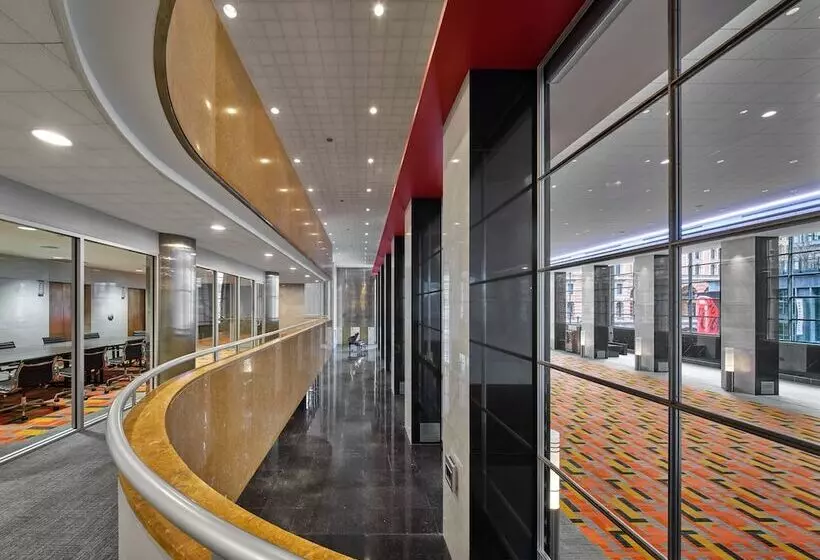 Loews Philadelphia Hotel