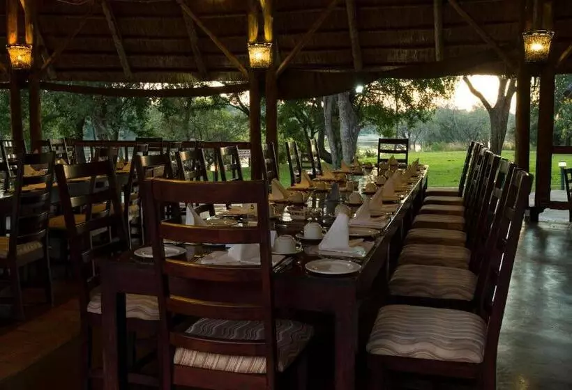 Fotos del hotel A Zambezi River Lodge:  18