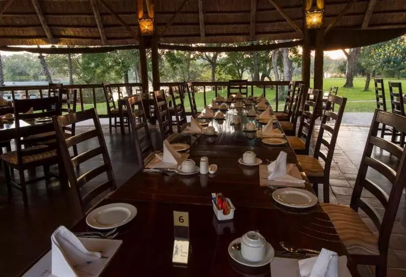 Fotos del hotel A Zambezi River Lodge:  17