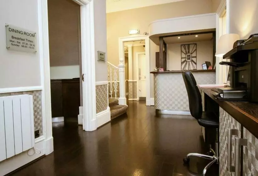 Fotos del hotel Ambassador Hotel:  2