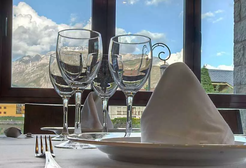 Fotos del hotel Hotel Cotiella:  2