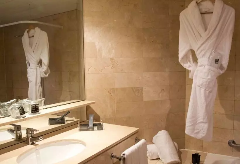 Fotos del hotel Viladomat By Silken:  2