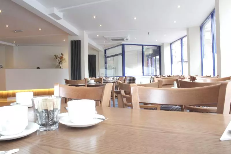 Fotos del hotel Discovery Inn - Leeds:  3