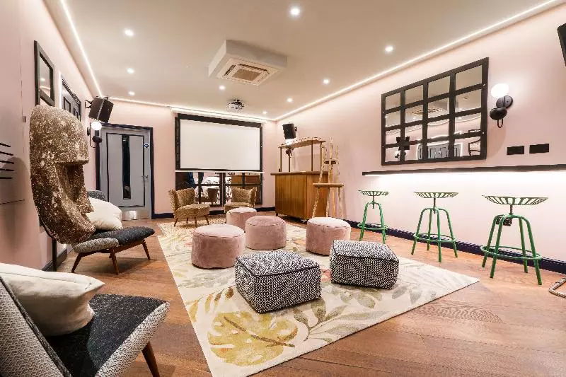 Fotos del hotel Selina Camden:  32