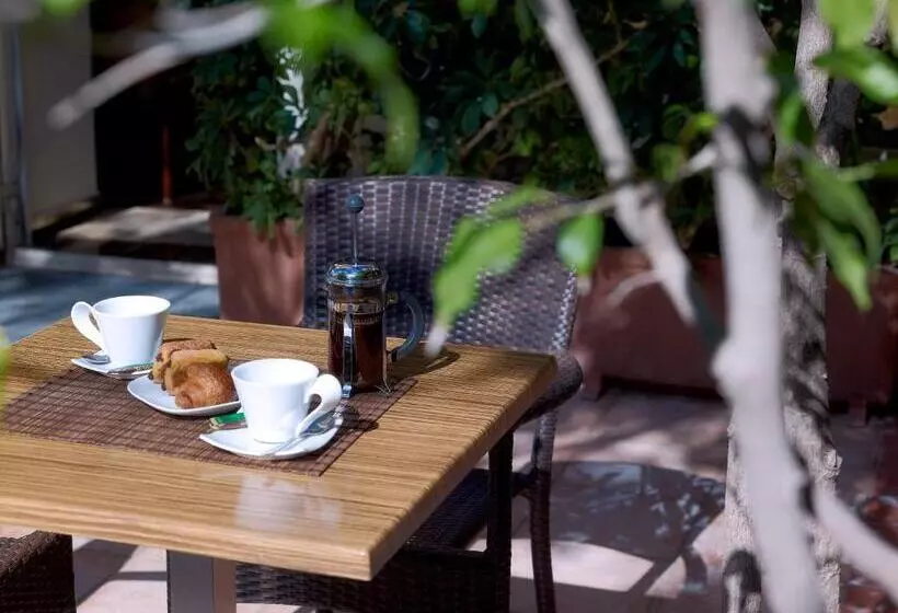 Fotos del hotel Irida:  7