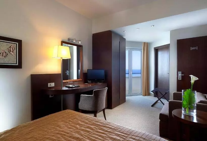 Fotos del hotel Irida:  9