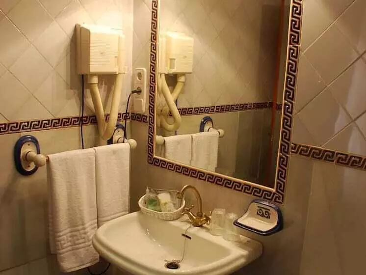 Fotos del hotel Alvar Fañez:  12