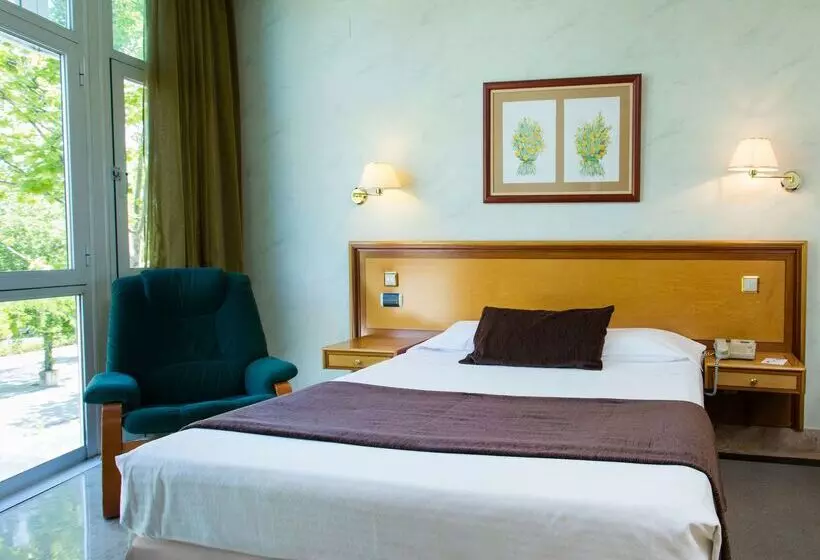 Fotos del hotel Vp Jardín De Tres Cantos:  2