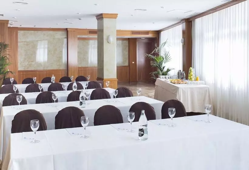 Fotos del hotel Vp Jardín De Tres Cantos:  17