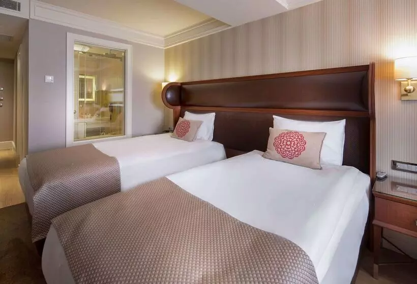 Fotos del hotel Titanic Comfort Sisli:  2