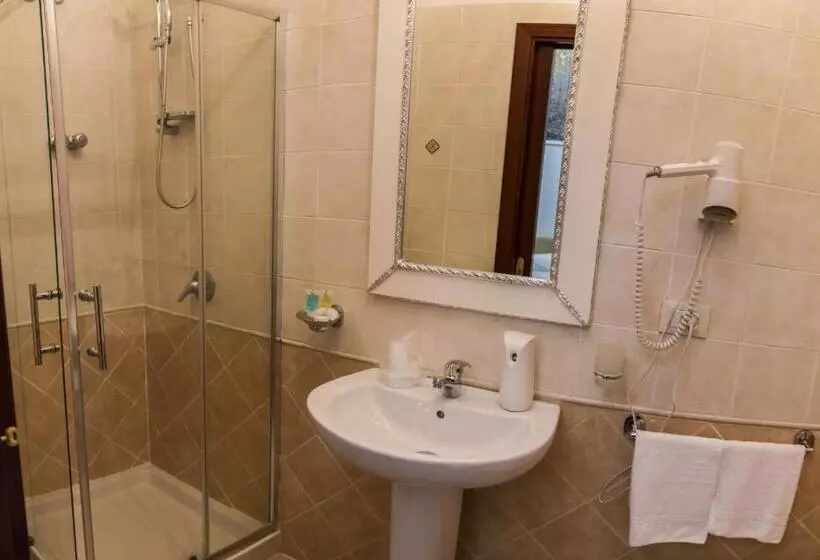 Fotos del hotel Des Artistes:  8