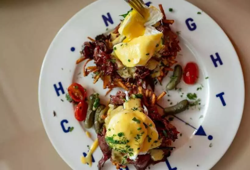 Fotos del hotel The Lafayette Hotel, Swim Club & Bungalows:  14