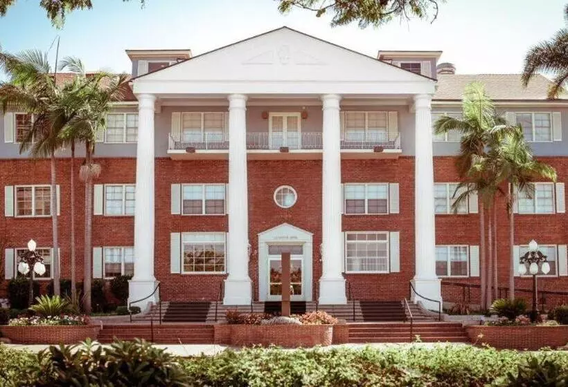 Fotos del hotel The Lafayette Hotel, Swim Club & Bungalows:  16