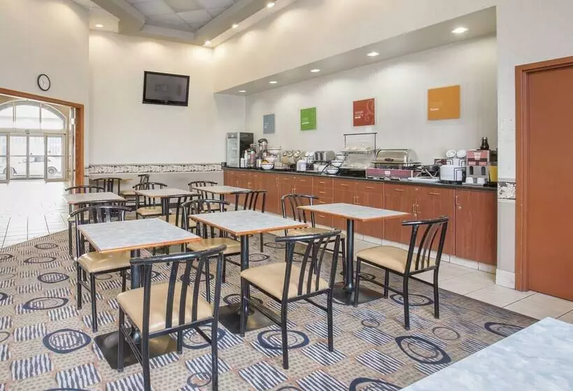 Fotos del hotel Comfort Inn And Suites South:  3