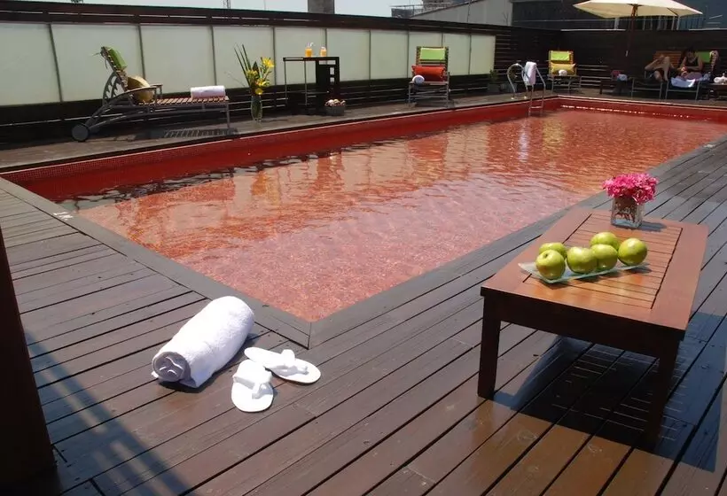 Fotos del hotel Broadway Hotel & Suites:  2