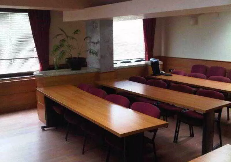 Fotos del hotel Capitol:  9