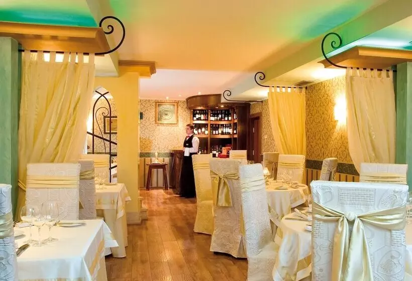 Fotos del hotel Capitol:  3