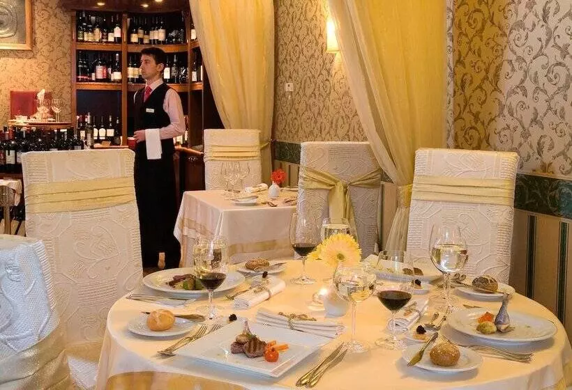 Fotos del hotel Capitol:  21