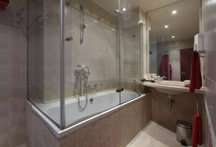 Fotos del hotel Capitol:  10