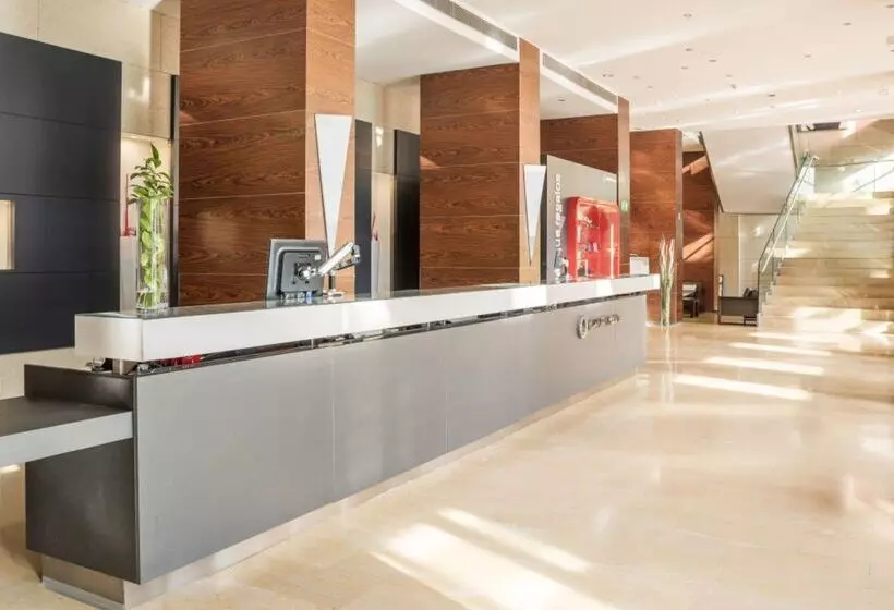 Fotos del hotel Ilunion Valencia 4:  8