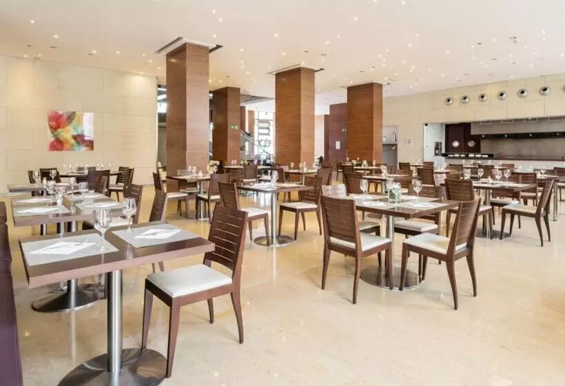 Fotos del hotel Ilunion Valencia 4:  10