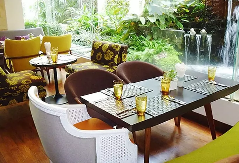 Fotos del hotel St. James Hotel:  7