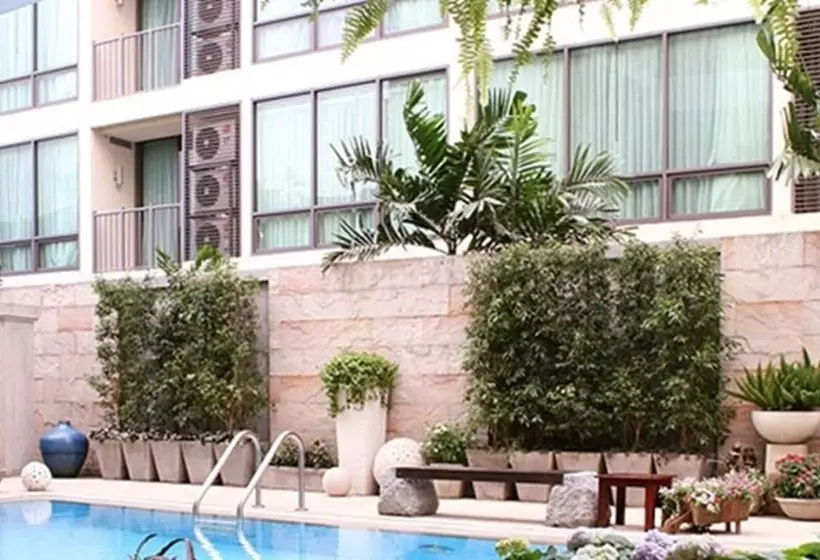 Fotos del hotel St. James Hotel:  2