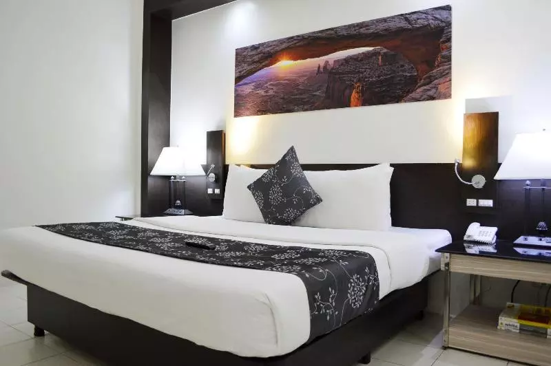 Fotos del hotel Executive Plaza:  2