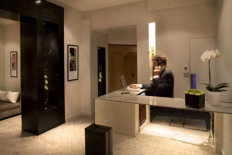 Fotos del hotel Marceau Champs-elysées:  2