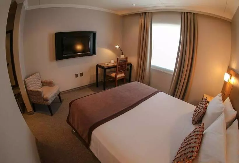 Fotos del hotel Martín Gusinde:  11