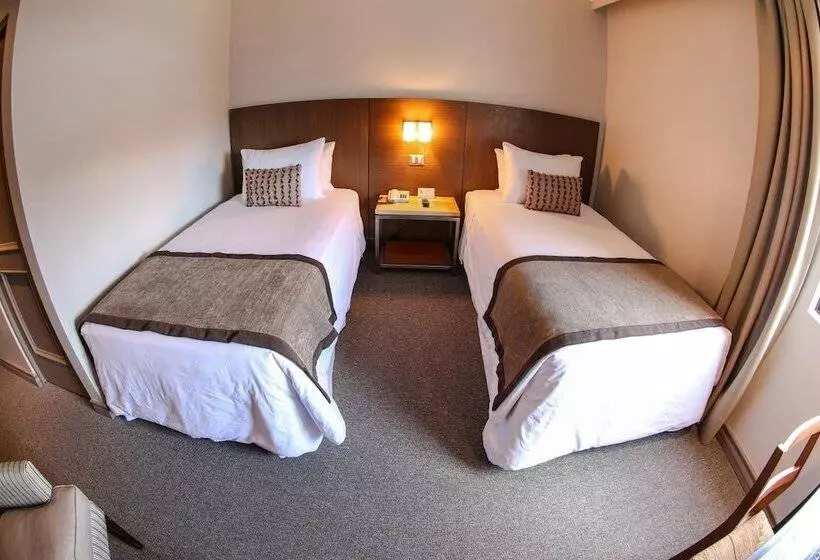 Fotos del hotel Martín Gusinde:  16