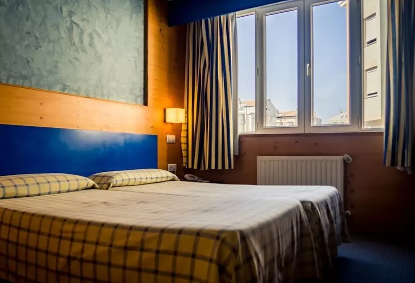 Fotos del hotel Bezana Lago:  23