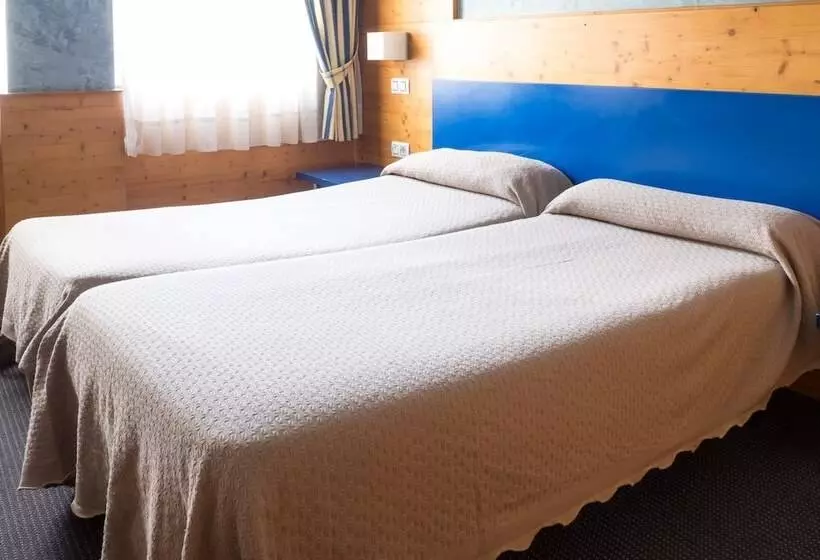 Fotos del hotel Bezana Lago:  17